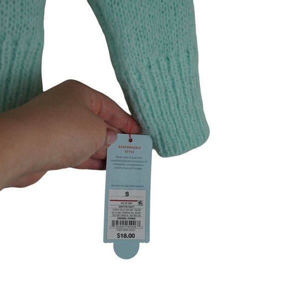 NWT Cat & Jack fluffy sweater pullover Size S‎ - Picture 4 of 5